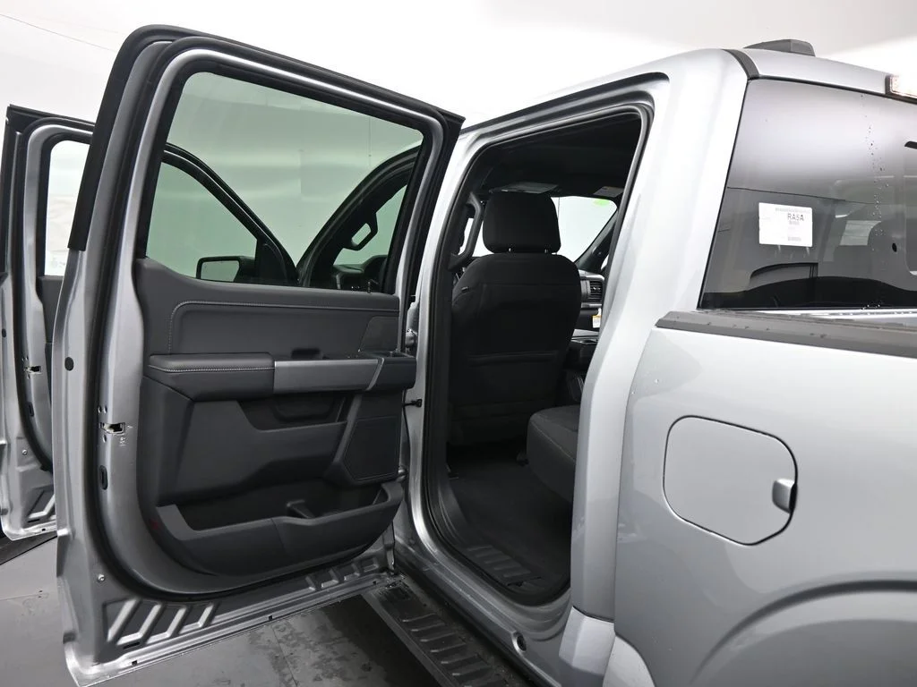 New 2026 Iconic Silver Metallic Ford XLT image 17