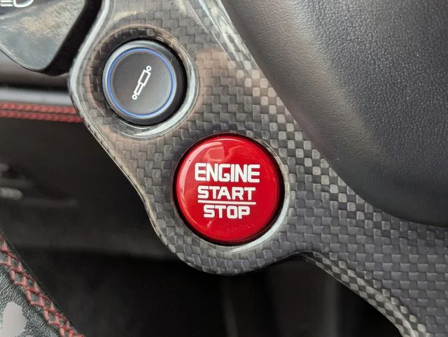 Used 2018  Ferrari Base image 39