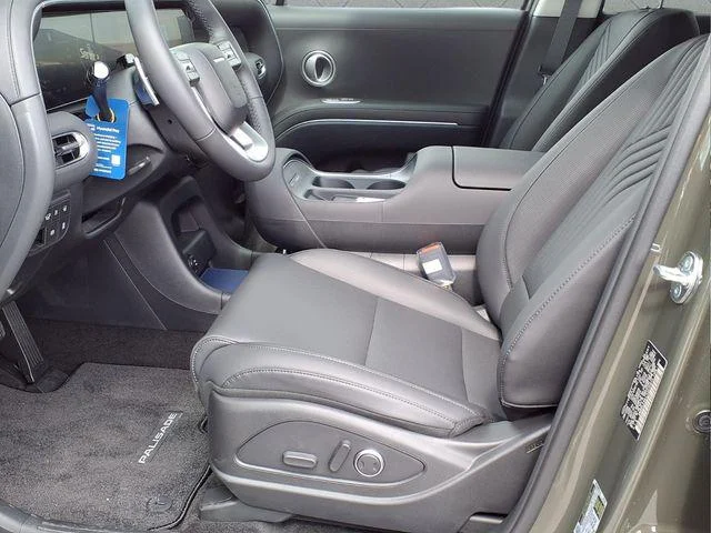 New 2026 Silver Hyundai SEL image 15