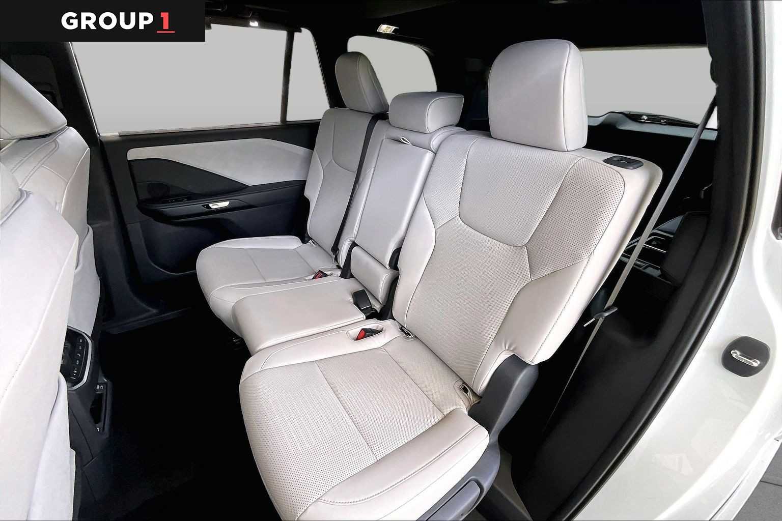 Certified Used 2026 Wind Chill Pearl Lexus Premium image 18
