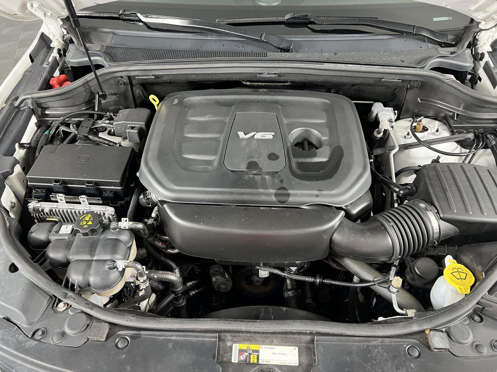 Used 2019 Ivory 3-Coat Jeep Overland image 31