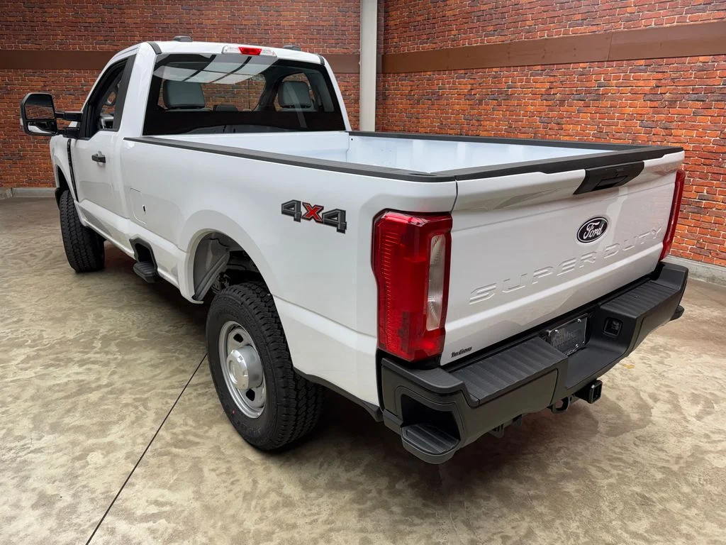 New 2027 White Ford F350 4X4SDR/CSR image 3