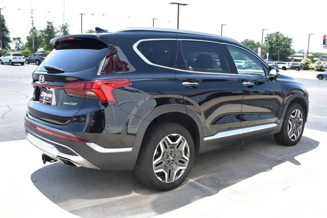 Used 2021 Black Hyundai Limited image 5