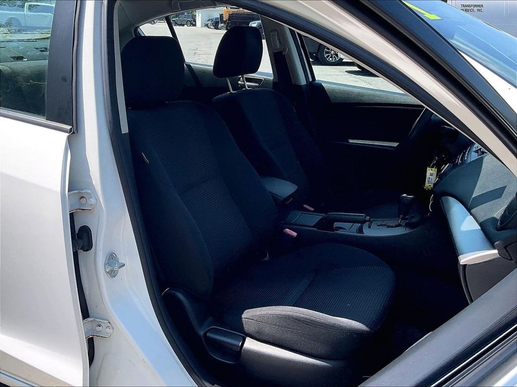 Used 2013 White Mazda i Sport image 11