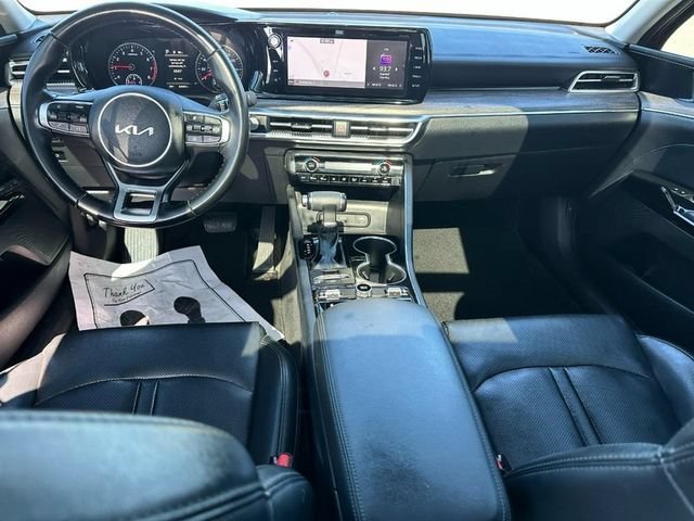 Used 2022 Red Kia EX image 12