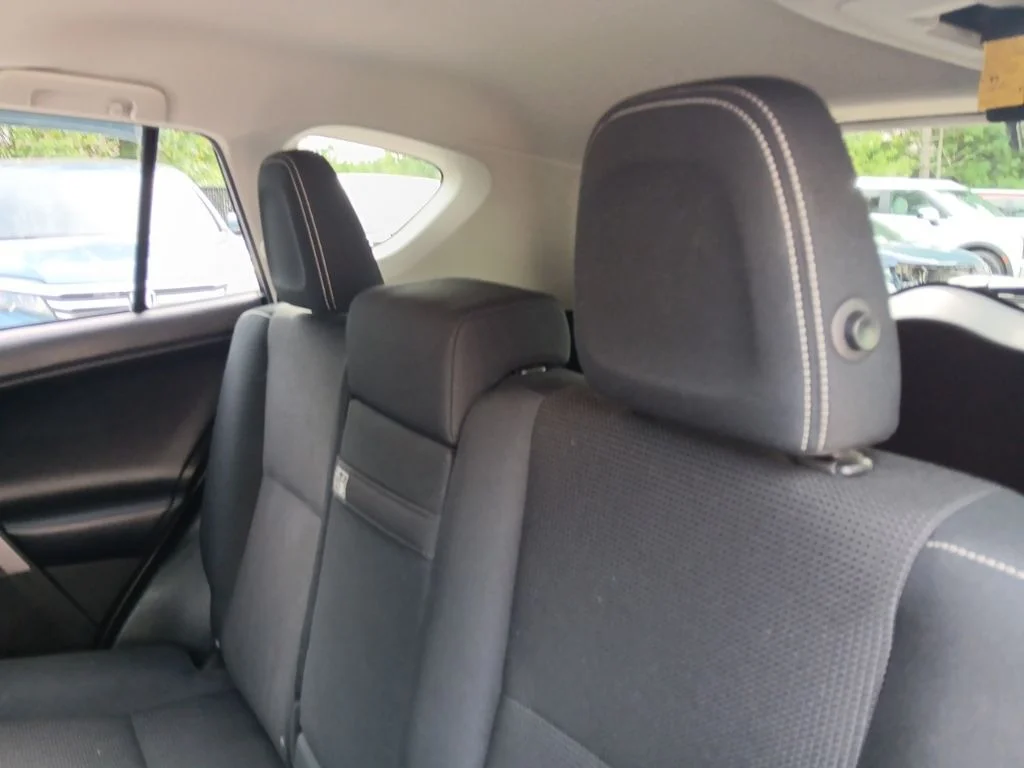 Used 2018 Galactic Aqua Mica Toyota XLE image 31