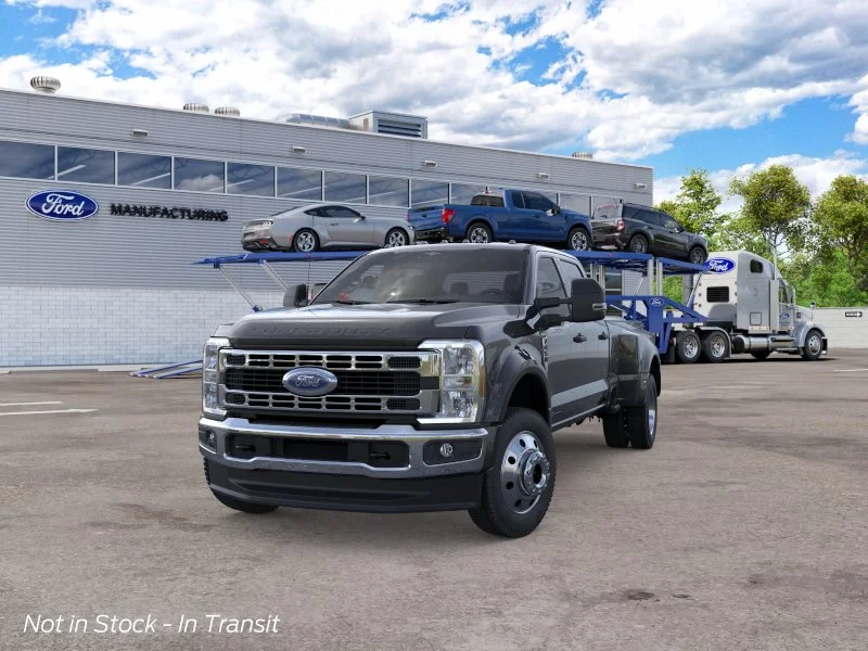 New 2026 Agate Black Metallic Ford XLT image 2