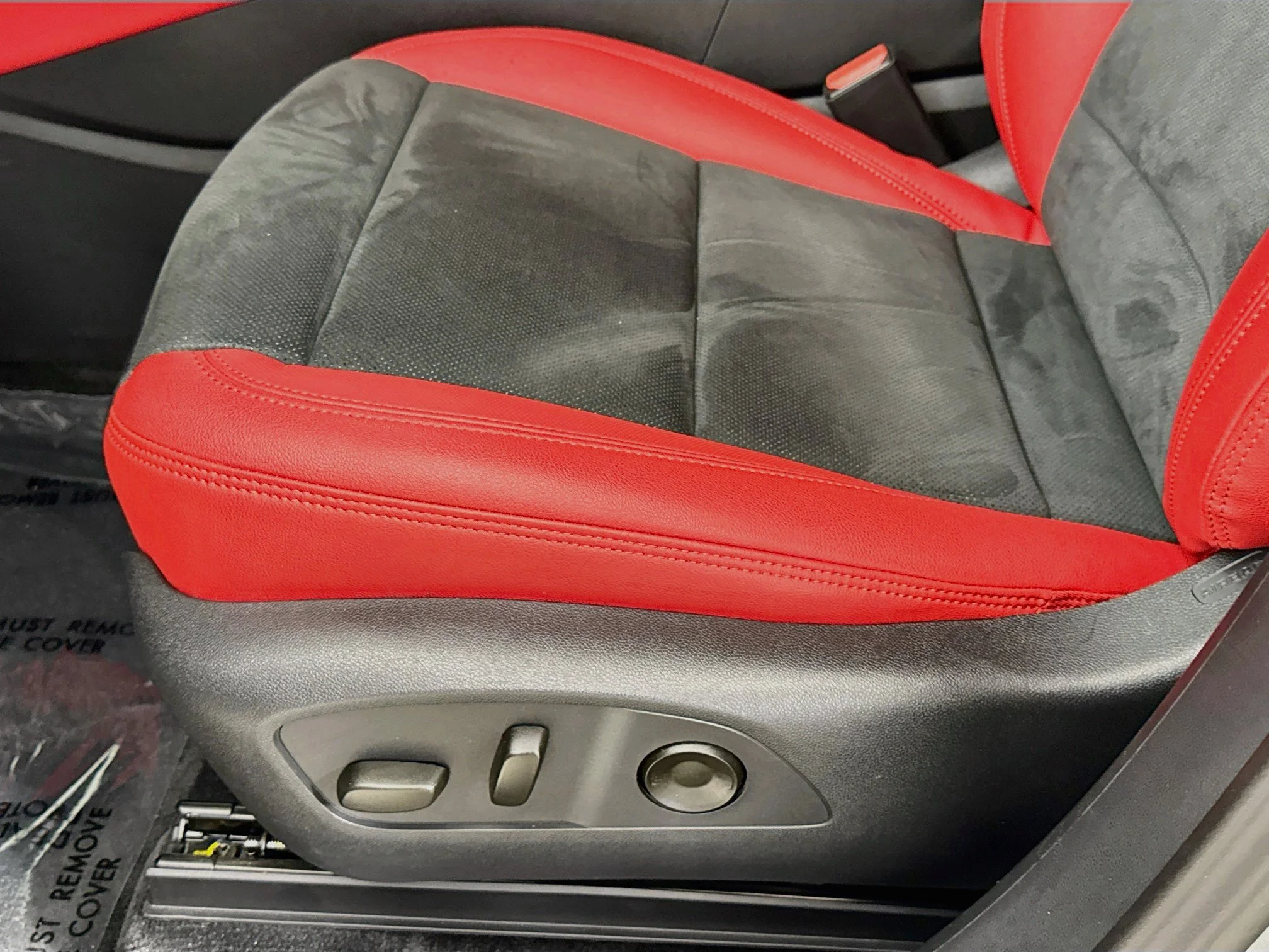 Used 2025 Sterling Gray Metallic Chevrolet RS image 21