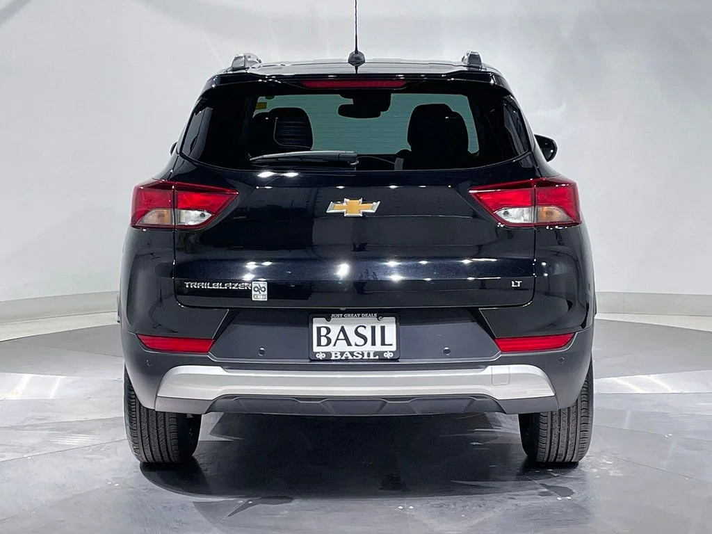 Used 2025 Black Chevrolet LT image 12