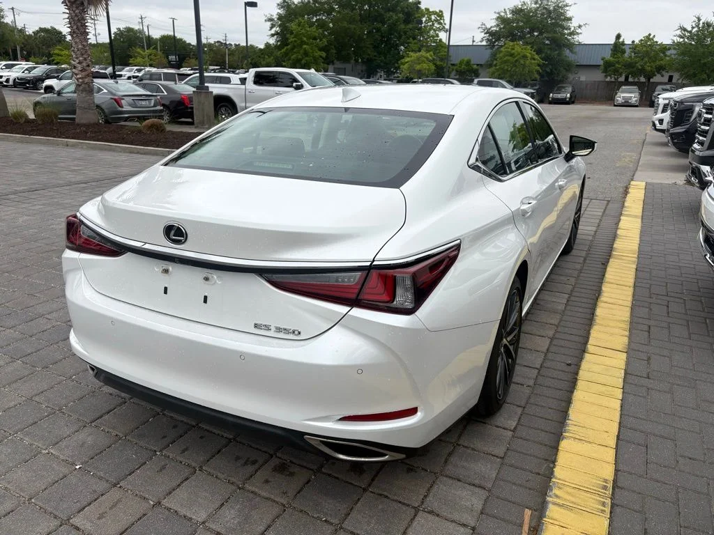 Used 2022 White Lexus 350 image 6