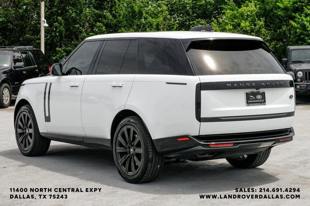 Certified Used 2023 Fuji White Land Rover SE image 8