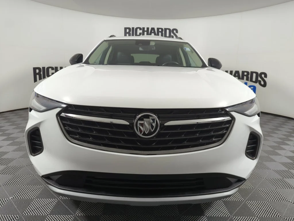 Used 2023 Summit White Buick Essence image 6