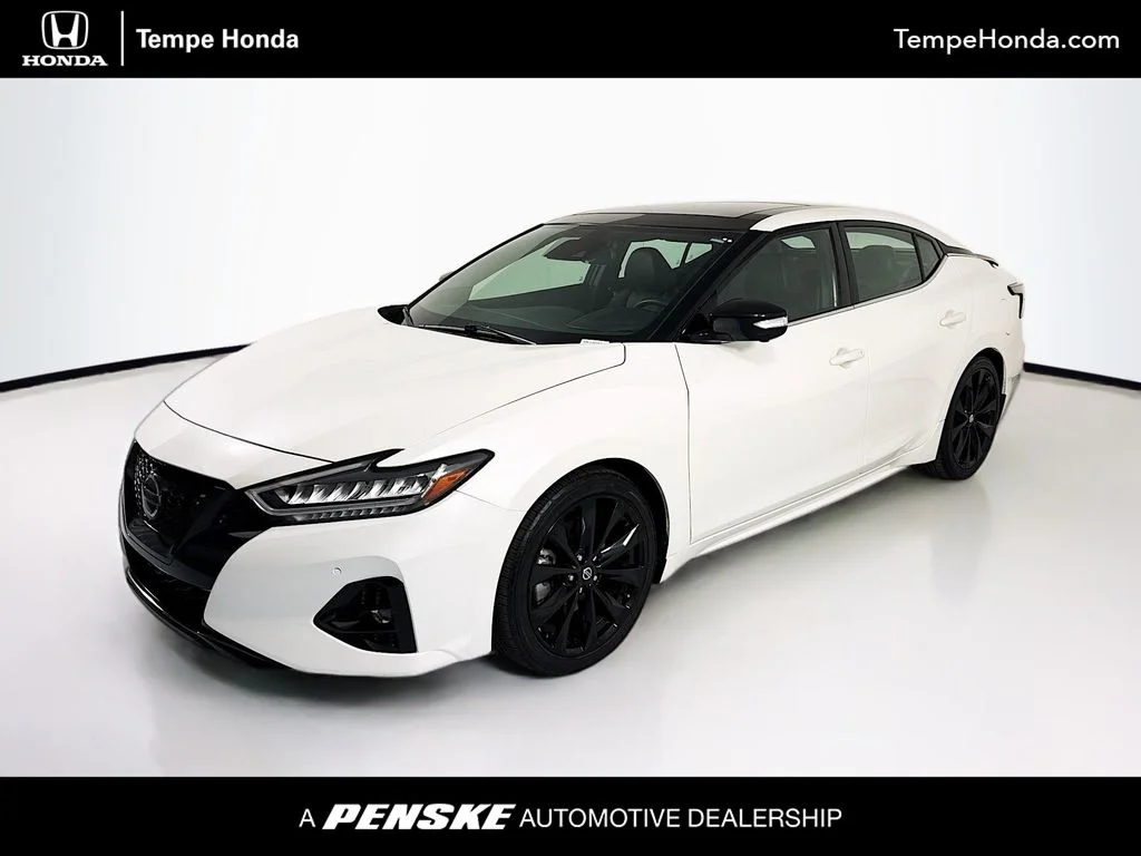 2022 Nissan Maxima SR's photo