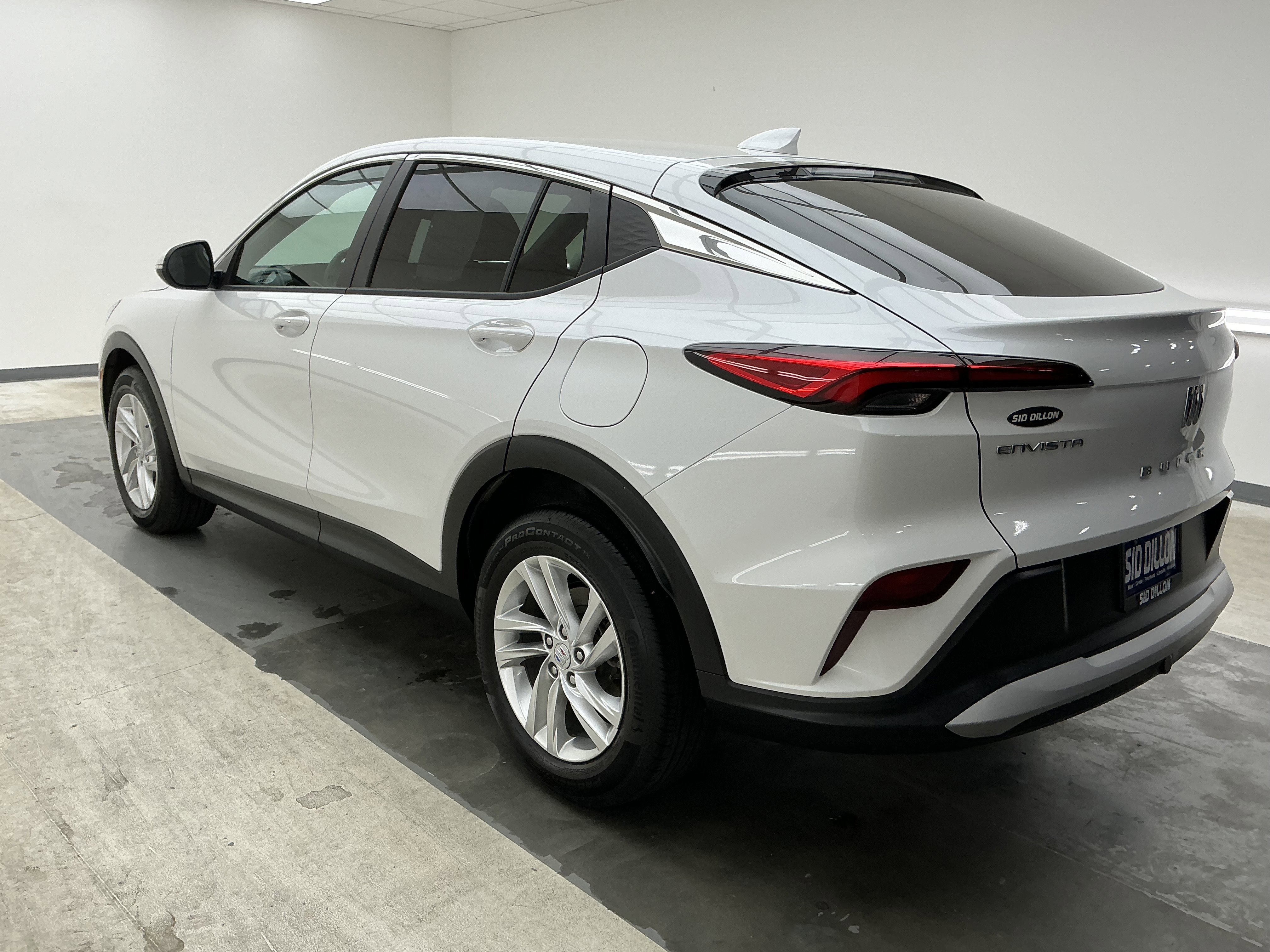Used 2024 White Frost Tricoat Buick Preferred image 6