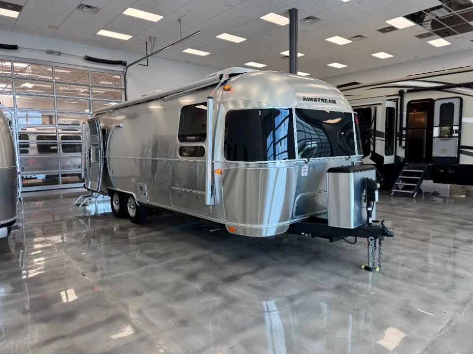 Used 2024 SILVER AIRSTREAM  image 4