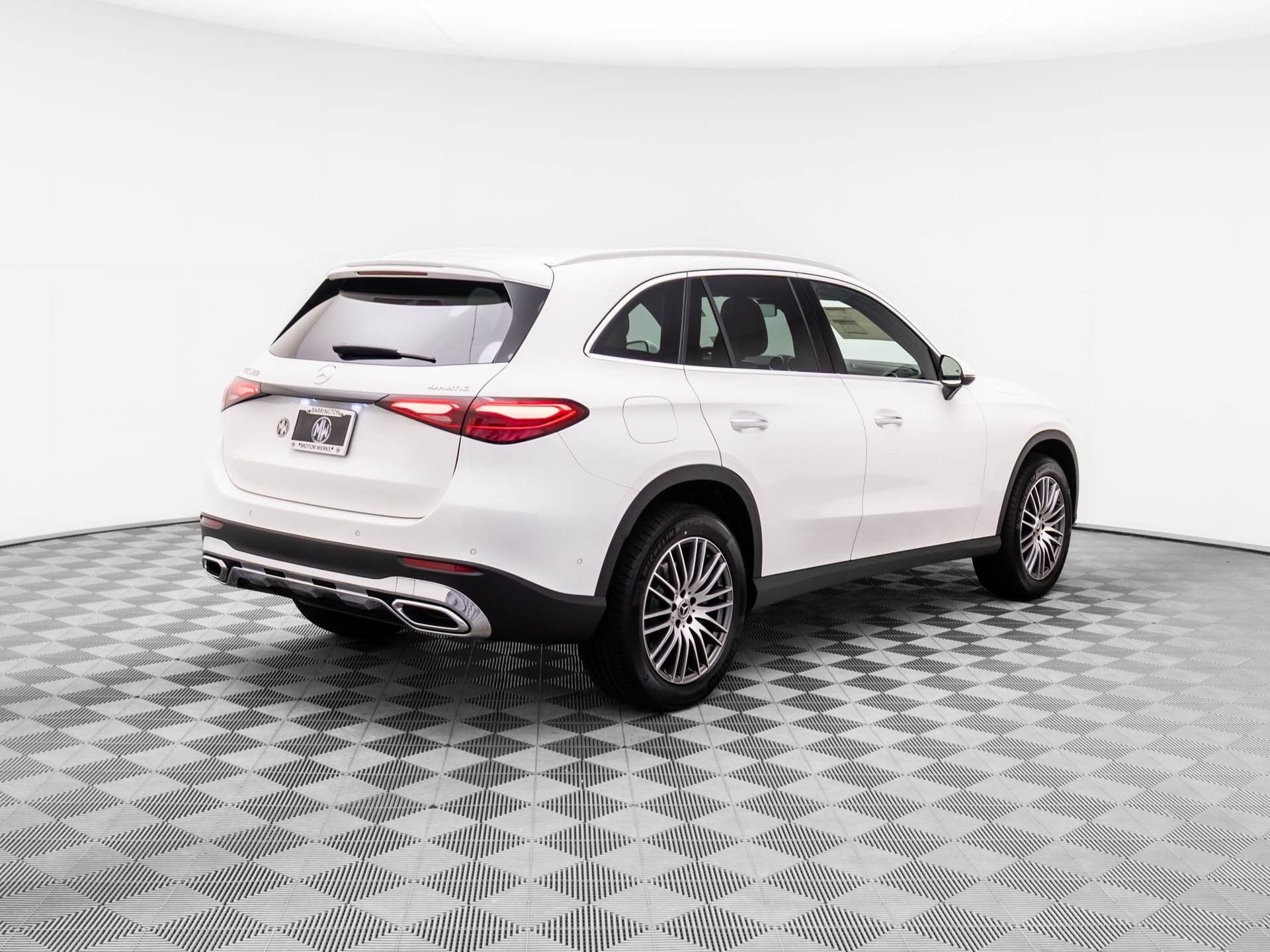 New 2026 Polar White Mercedes-Benz GLC 300 image 41