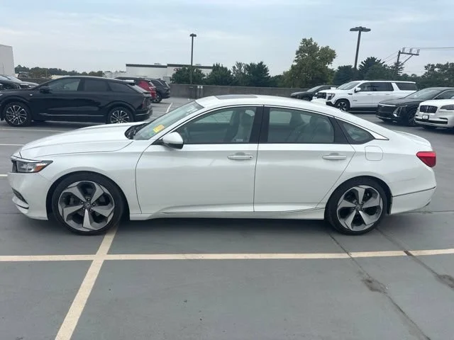 Used 2018 White Honda Touring 2.0T image 2