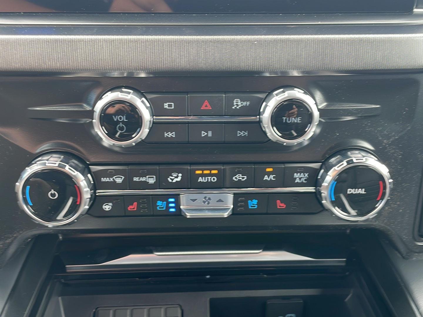 New 2026 Glacier Gray Metallic Tri-Coat Ford F-350® Platinum® image 25