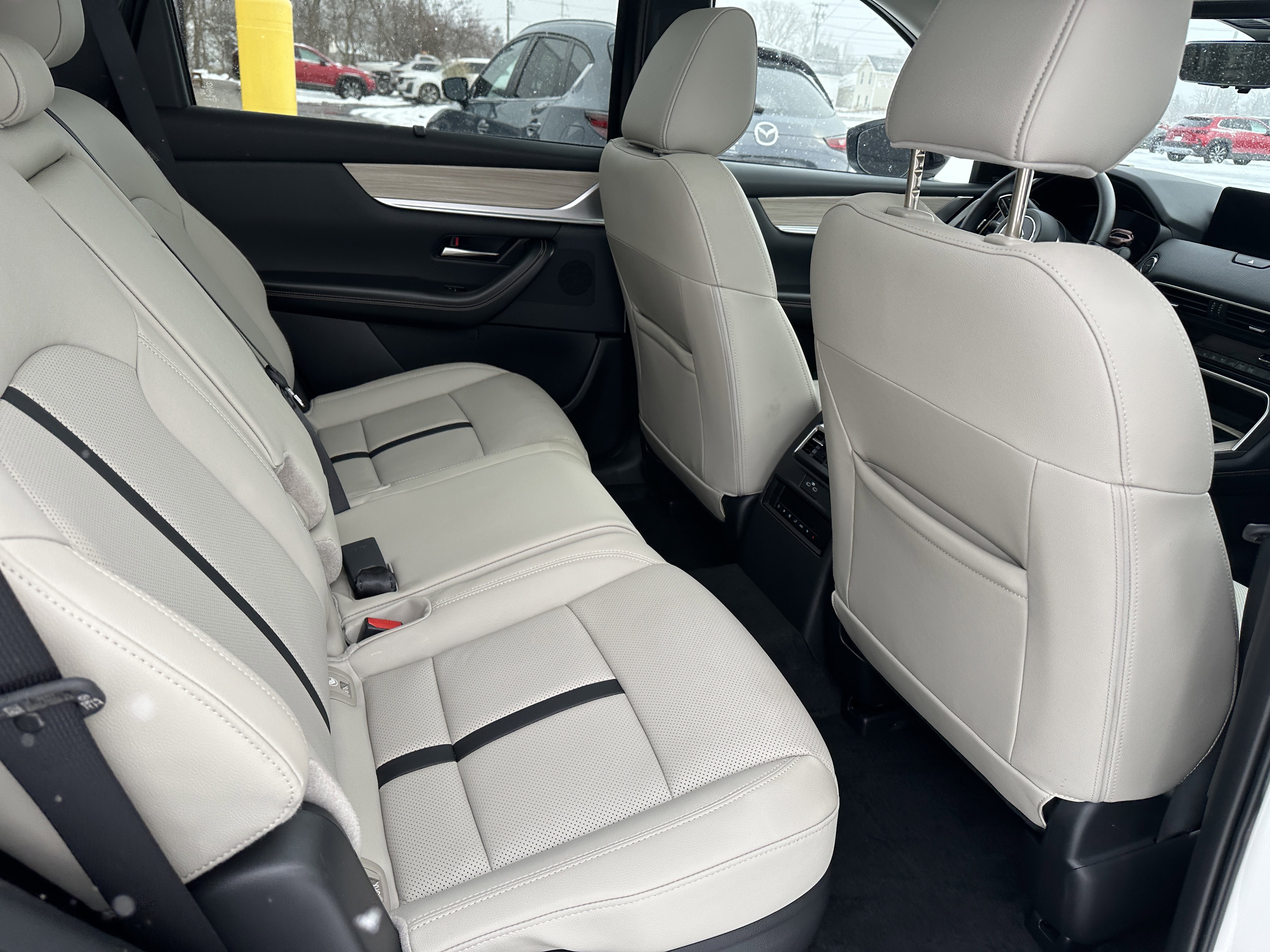 Used 2025 Rhodium White Premium Mazda Premium image 21