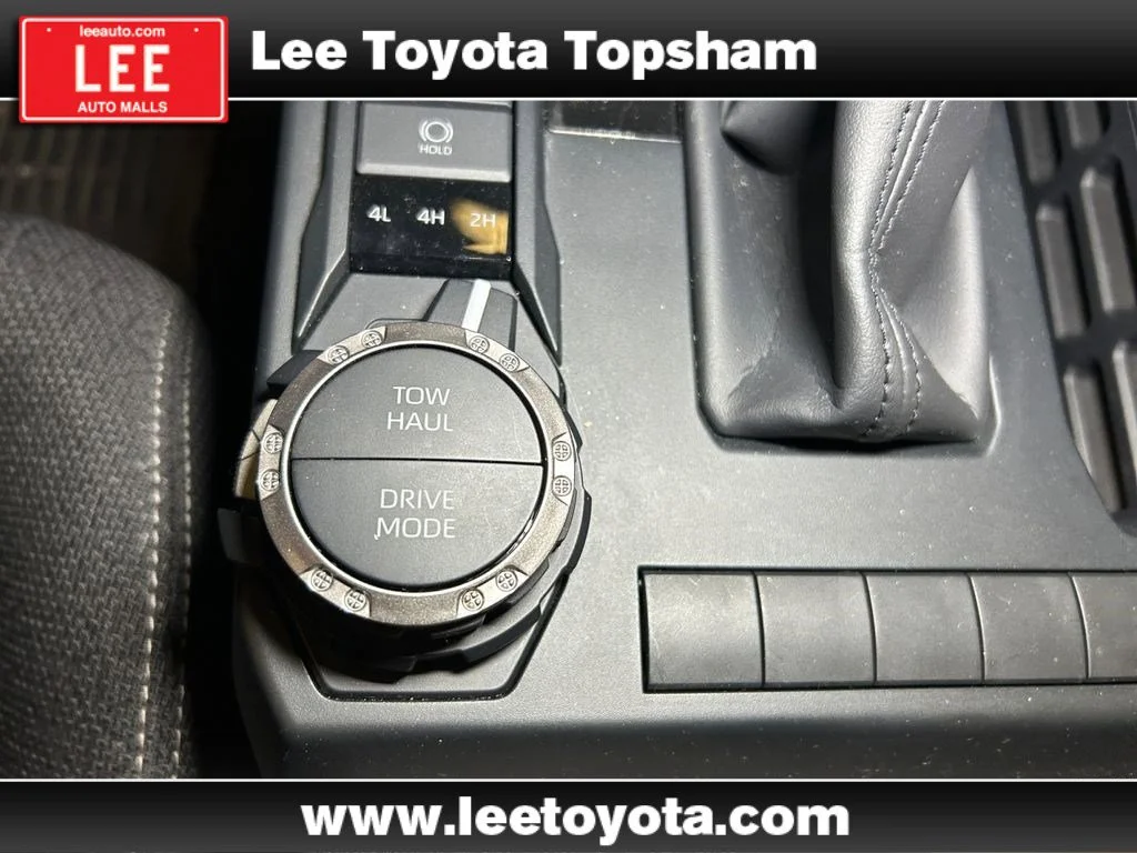 Used 2025 Underground Toyota SR5 image 23