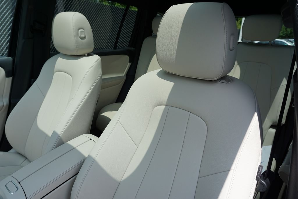 2025 Mercedes-Benz GLB Base - Photo 42