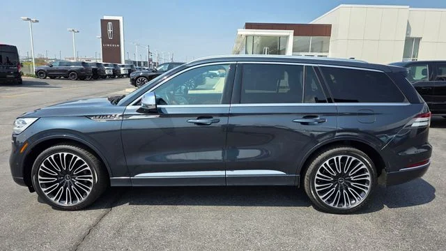Certified Used 2020 Flight Blue Lincoln Black Label image 4