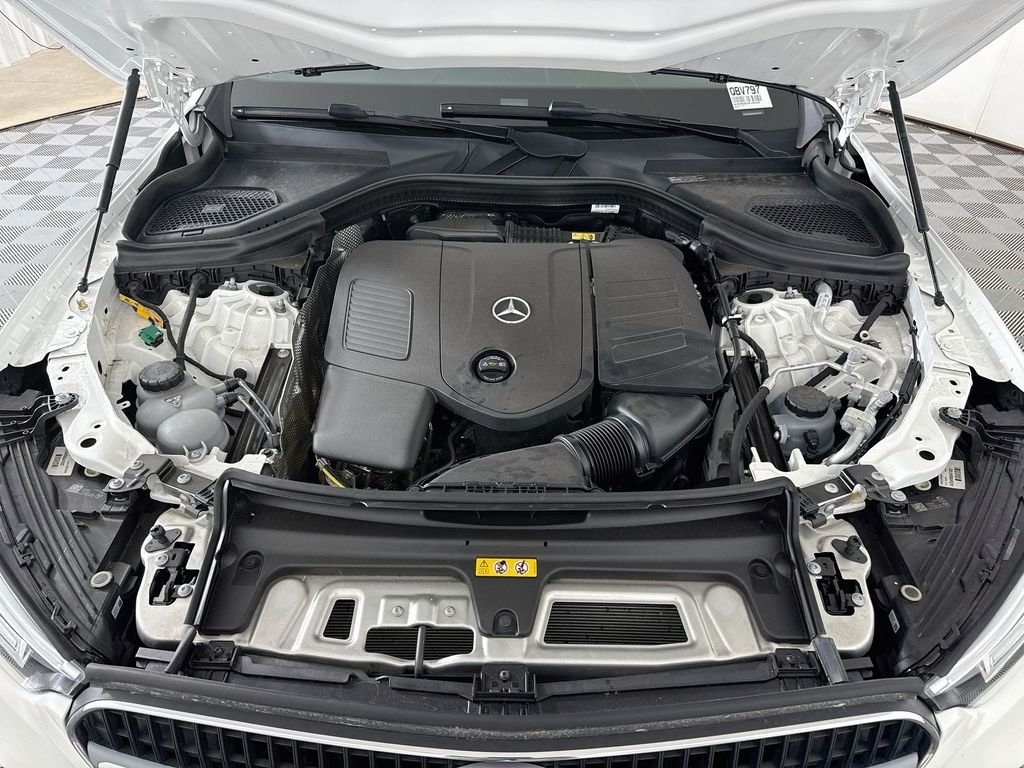 Used 2025 White Mercedes-Benz GLC 350e image 29