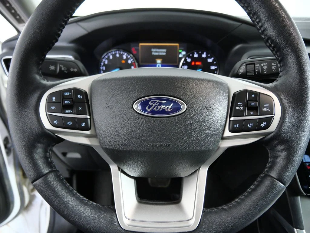 Used 2022 White Ford Limited image 23
