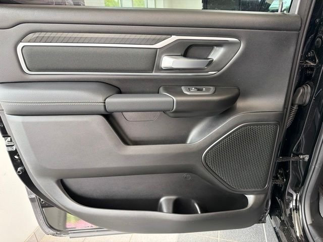 New 2026 Diamond Black Crystal Pearl-Coat Exterior Paint RAM Big Horn/Lone Star image 14
