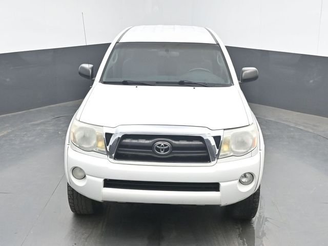 Used 2008 White Toyota Base image 13