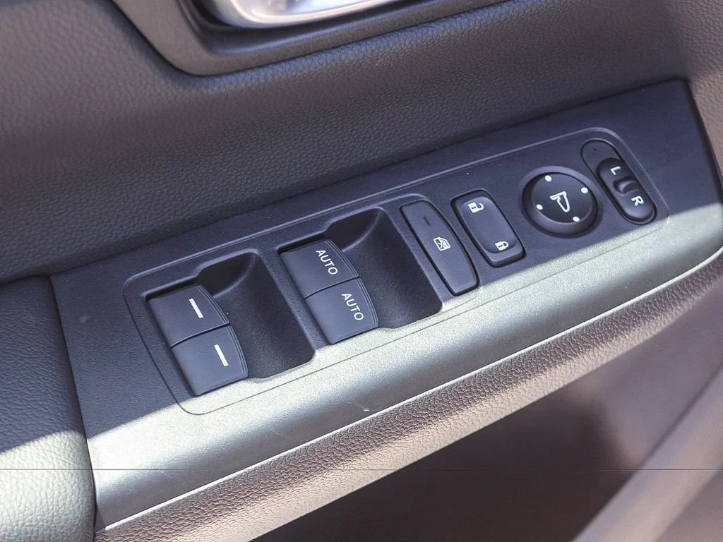 2025 Honda CR-V EX - Photo 49
