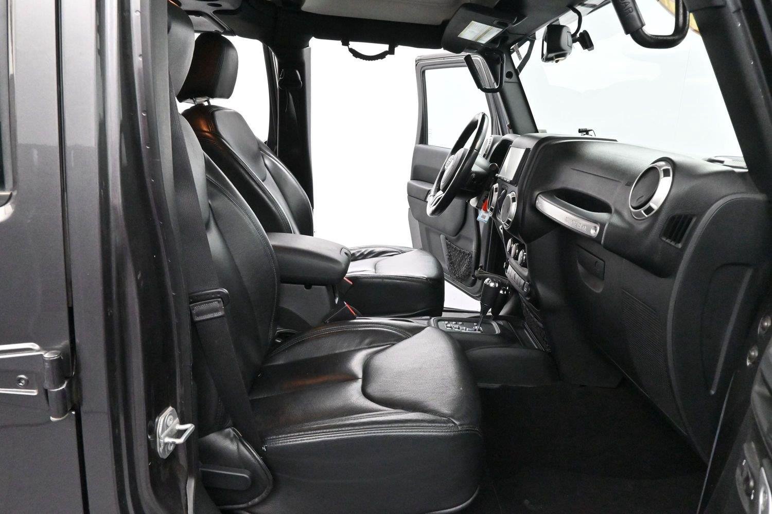 Used 2016 Granite Crystal Metallic Jeep Rubicon image 24