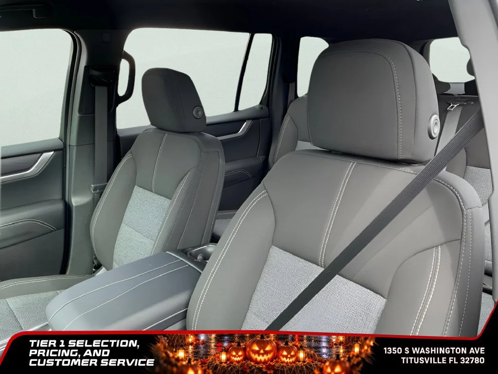 New 2026 Sterling Metallic GMC Elevation image 21