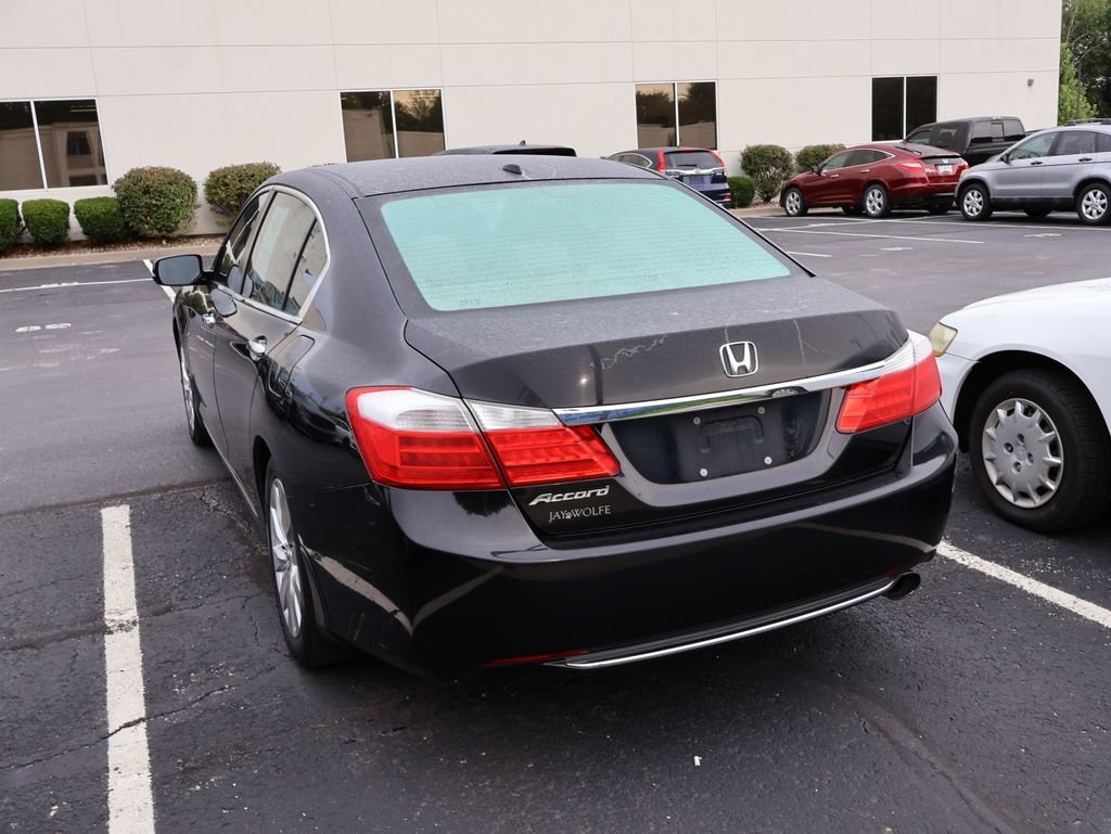 Used 2013 Black Honda EX-L image 5