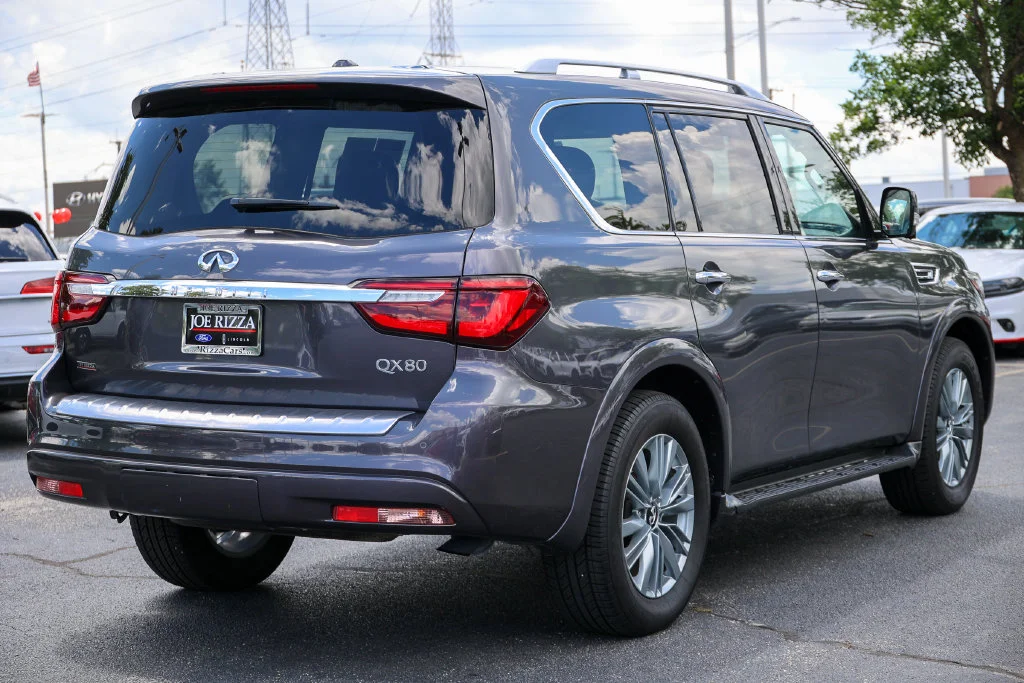 Certified Used 2024 Gray INFINITI LUXE image 21