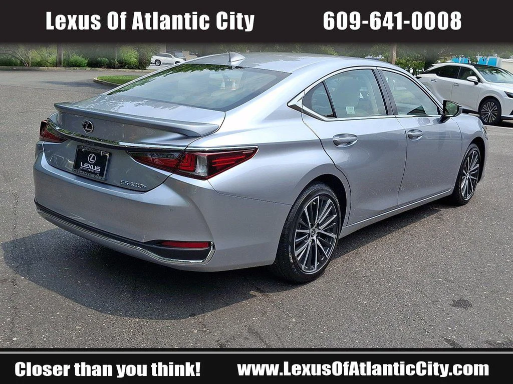 Certified Used 2025 Iridium Lexus ES 300h image 6