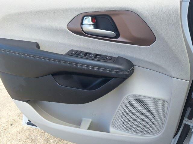 Used 2023 Bright White Clearcoat Chrysler LX image 23