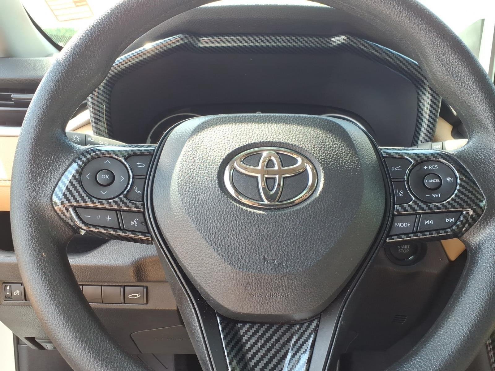 Used 2025 Ice Cap Toyota XLE image 27