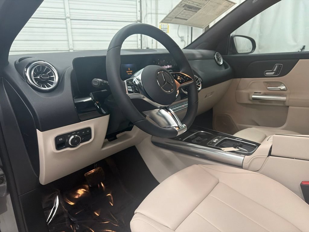 New 2026 Mountain Grey Metallic Mercedes-Benz GLA 250 image 45