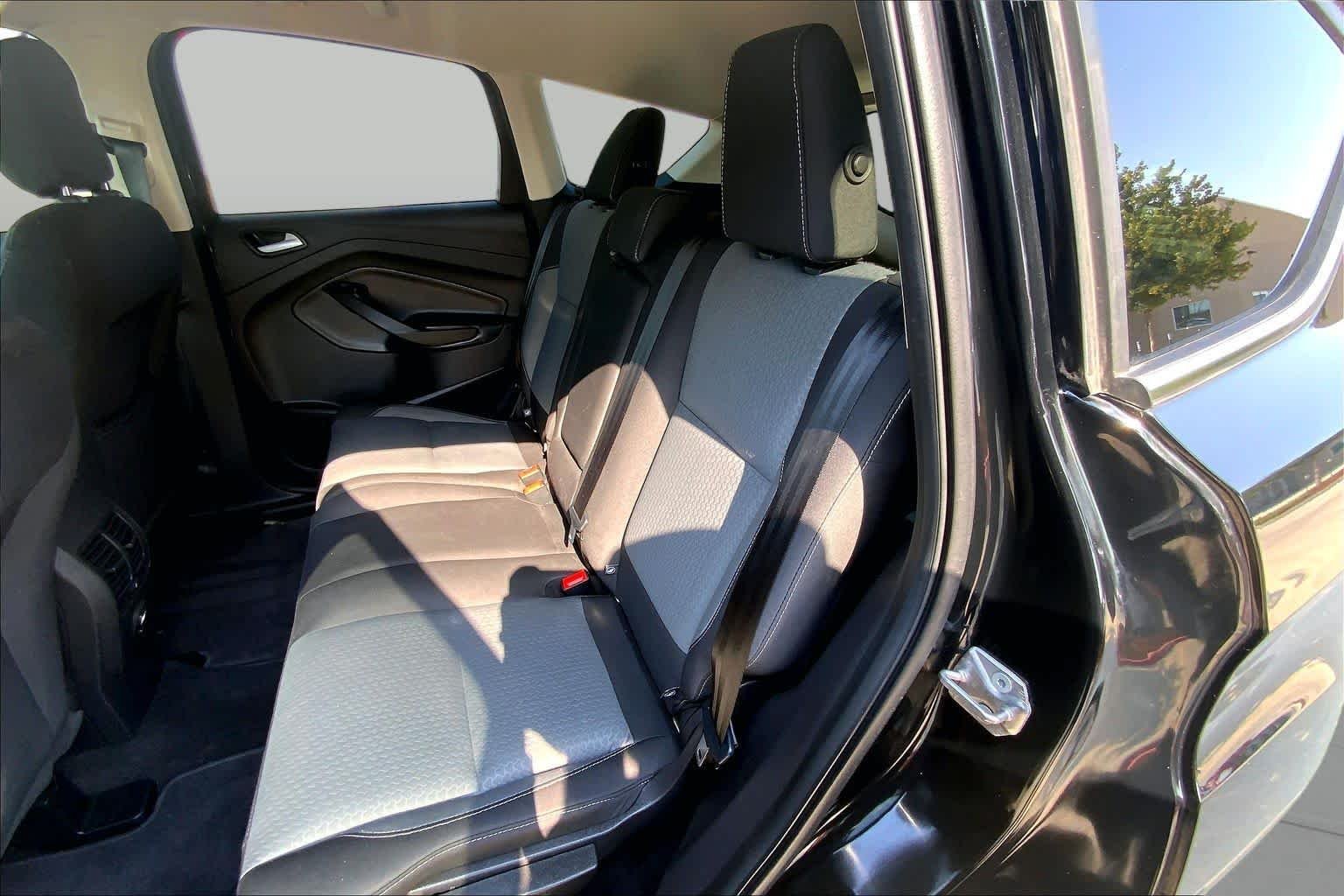 Used 2018 Shadow Black Ford SE image 21
