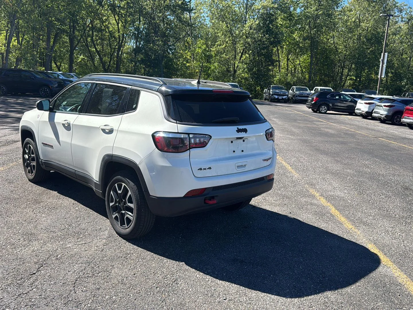 Used 2019 White Clearcoat Jeep Trailhawk image 5