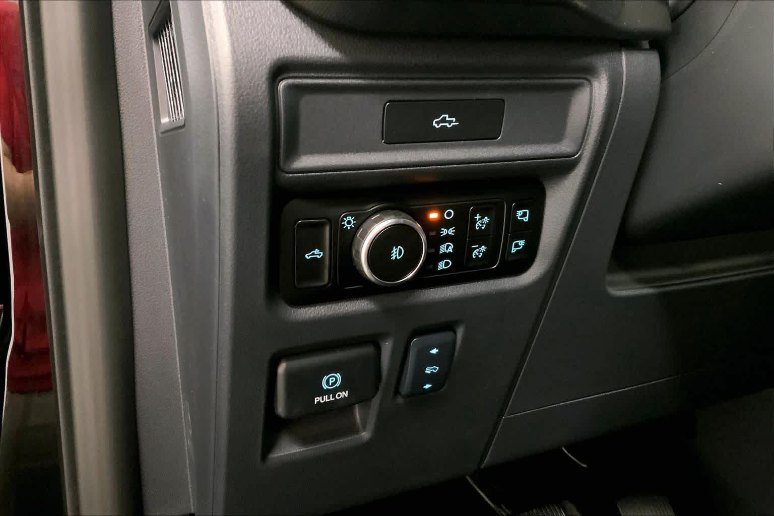 New 2026 Agate Black Metallic Ford Platinum® image 18