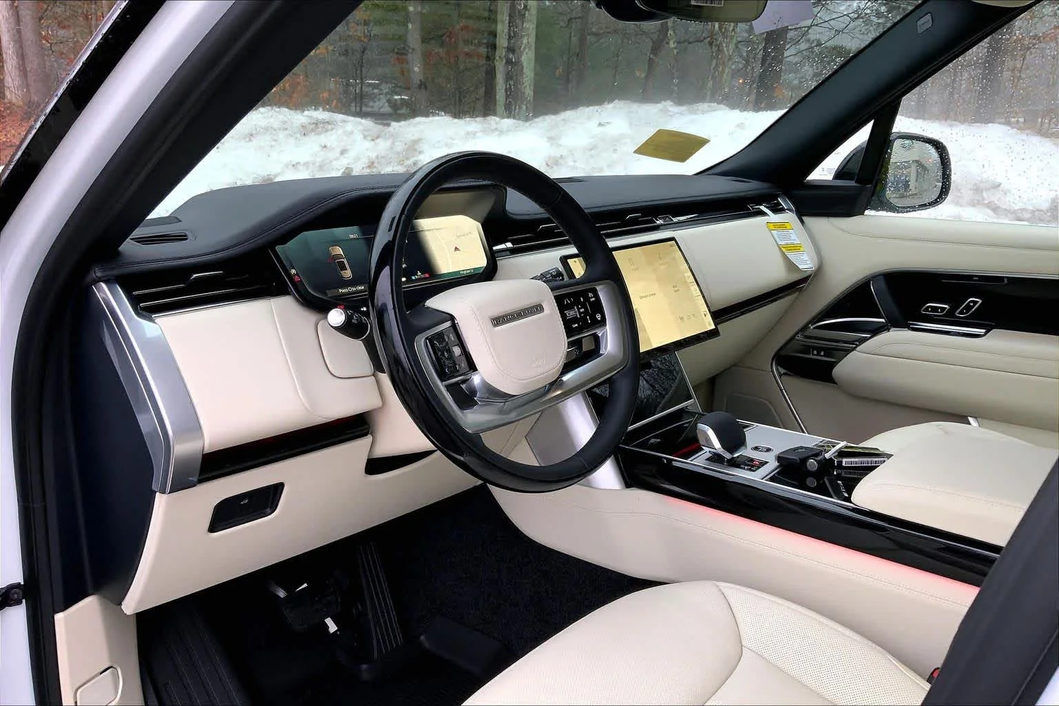 New 2026 Fuji White Land Rover SE image 8
