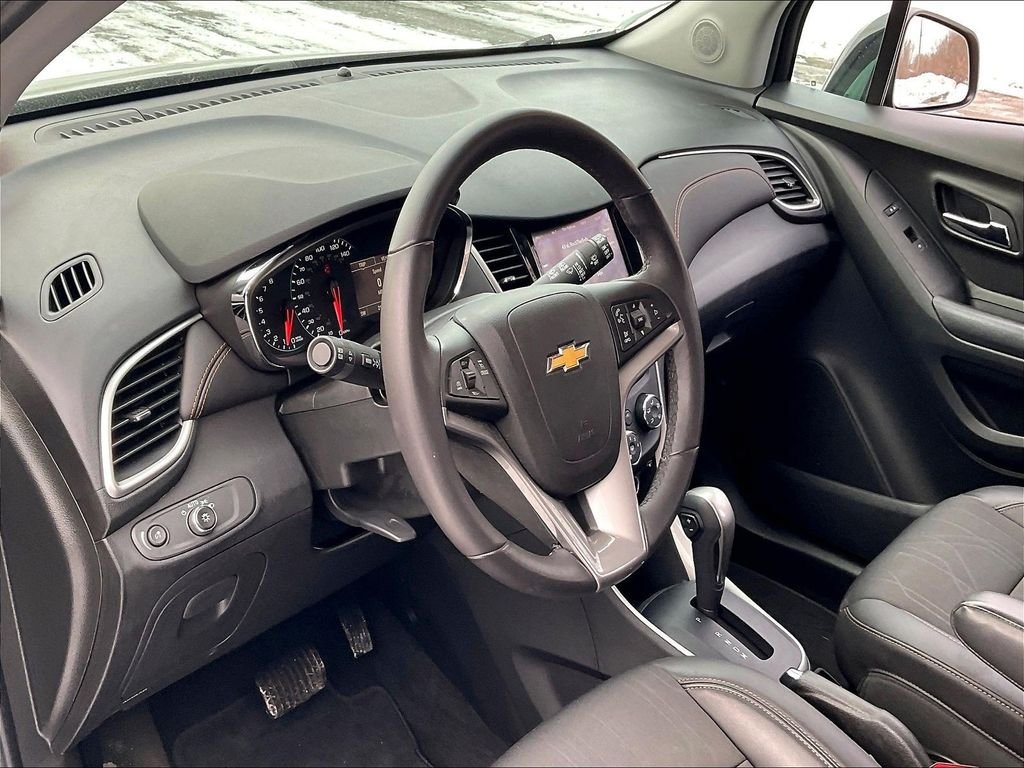 Used 2022 Black Chevrolet LT image 7