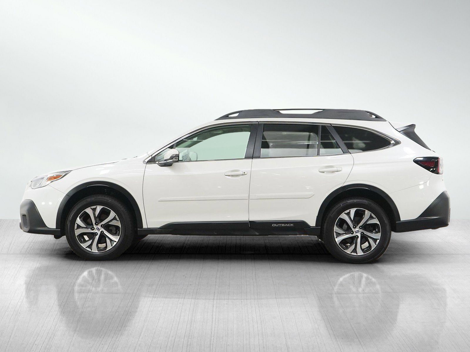 Used 2020 Subaru Outback Limited with VIN 4S4BTANCXL3262485 for sale in Burnsville, Minnesota