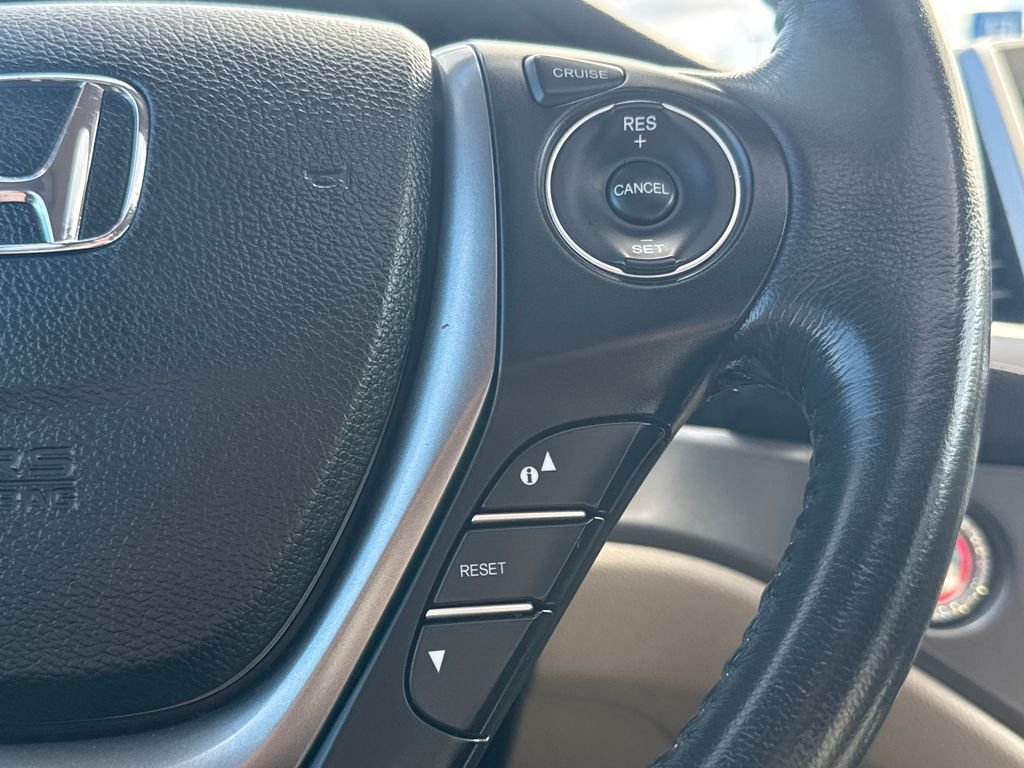 Used 2017  Honda EX-L image 20