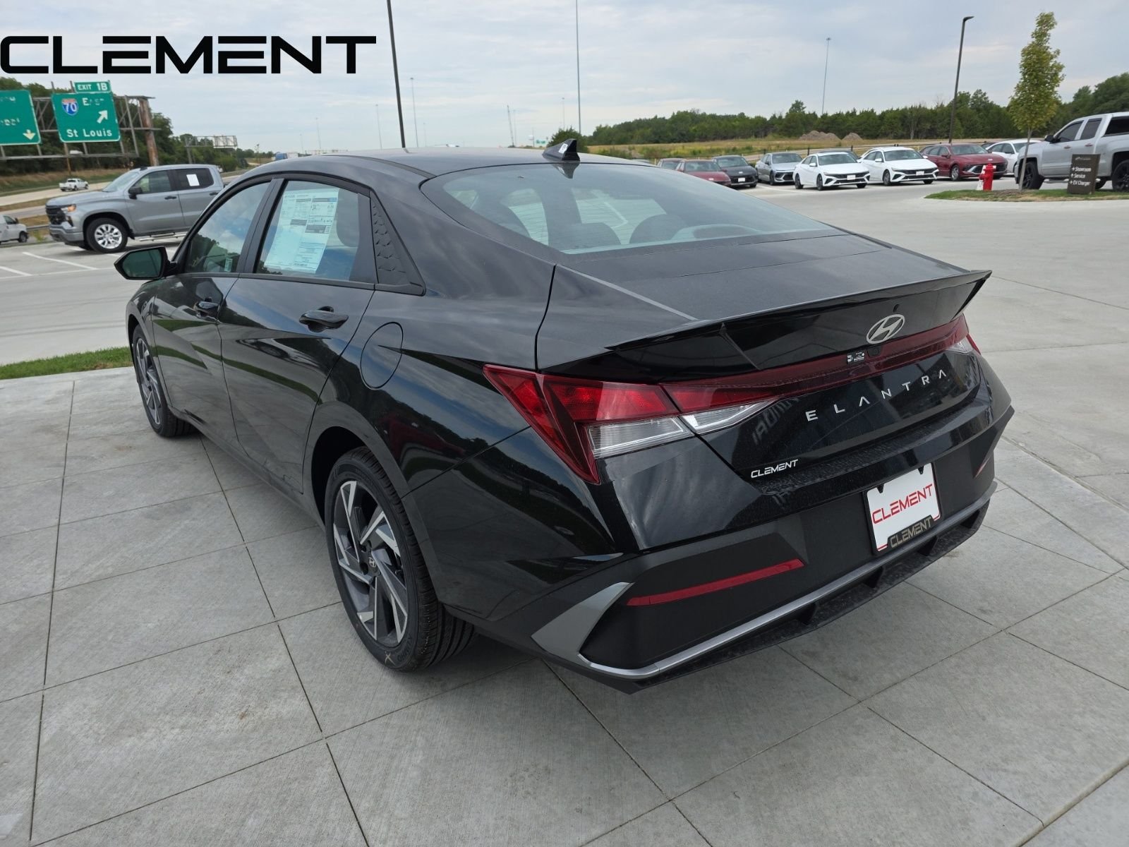 2025 Hyundai Elantra SEL - Photo 11