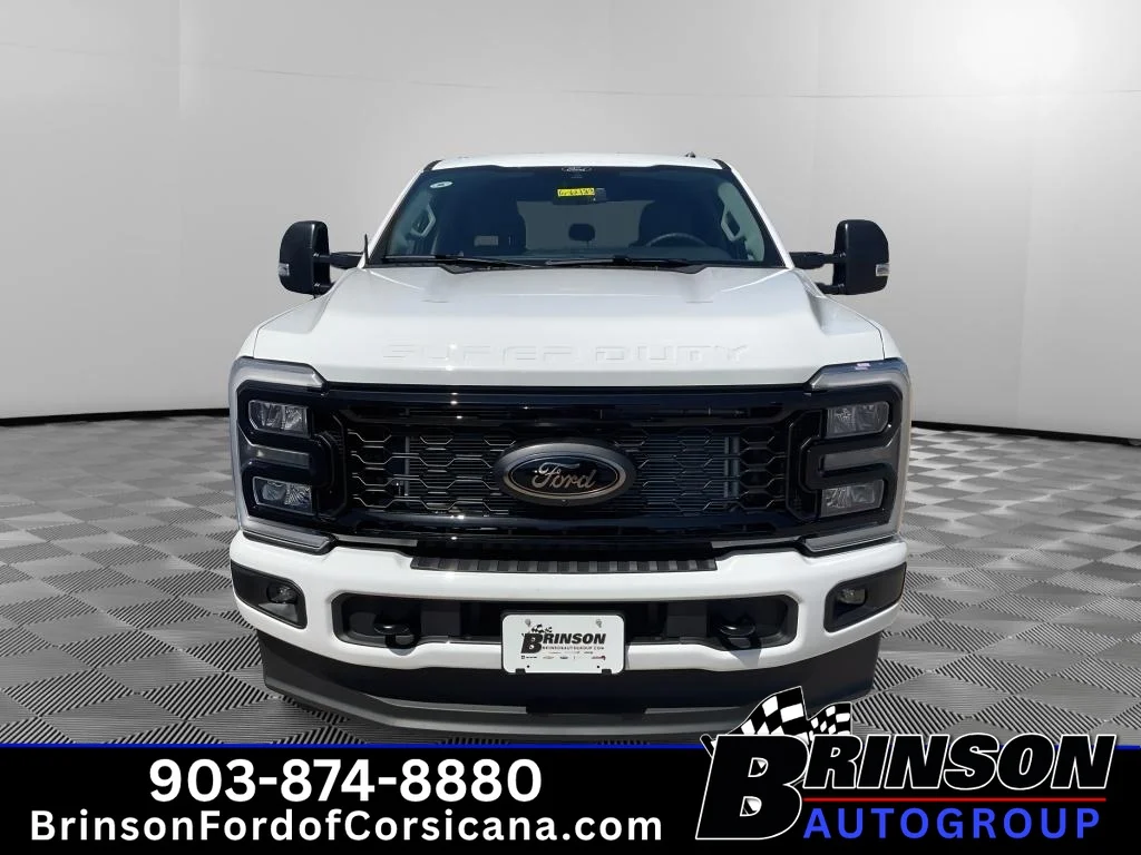 New 2026 Oxford White Ford XLT image 2