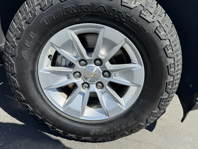 Used 2020 SUMMIT WHITE Chevrolet LT image 25