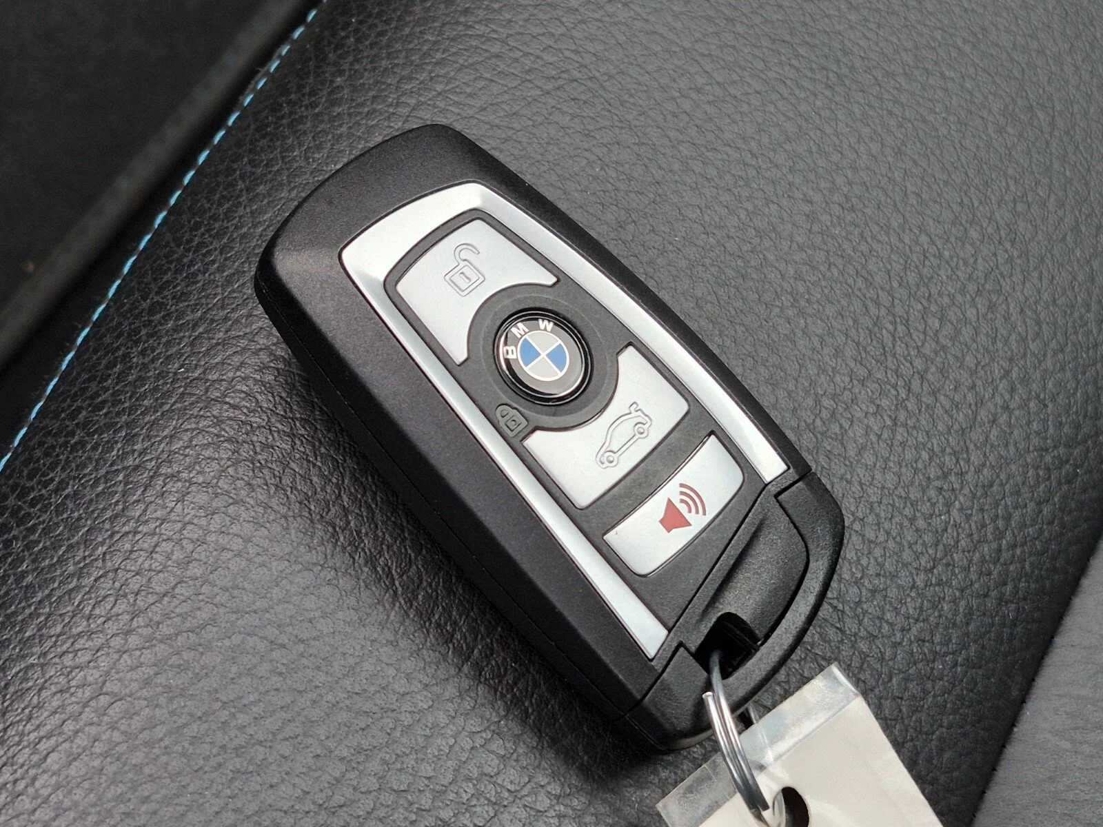 Used 2021 Hockenheim Silver Metallic BMW Competition image 32